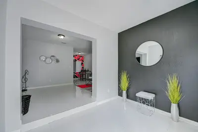 Image de Deco Drive Miami • Near Hard Rock Stadium • South Beach • Wynwood