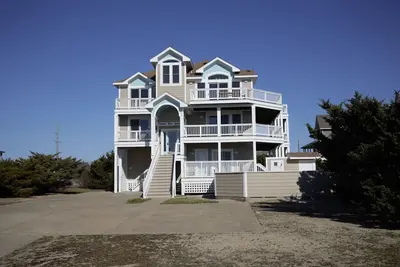 Foster Your Dreams Rodanthe Ocean & Sound Views, Pool, Hot Tub, Game Room