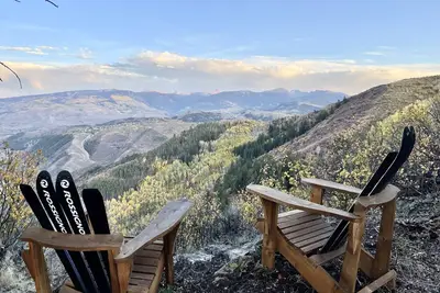 Image de A Mountain Getaway - Stunning Views -Winter Wonderland with Sledding & Nature