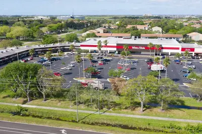 Image de Private House - Best Deal on Vrbo, or we will match it! Private Golf Cart