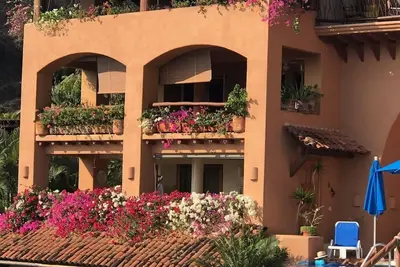 Image de Luxury Penthouse with breathtaking views overlooking La Ropa Beach