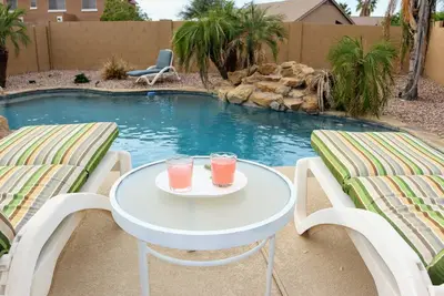 Gather! Heated Pool, 5 King Bedrooms, Playground, Trampoline & Pool Table