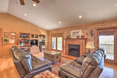 Image de Bring a Pet: Bostic Cabin w/ Mtn Views!