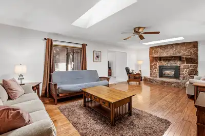 Image de Oakmont Retreat | 4br | It's snowing in Flagstaff!