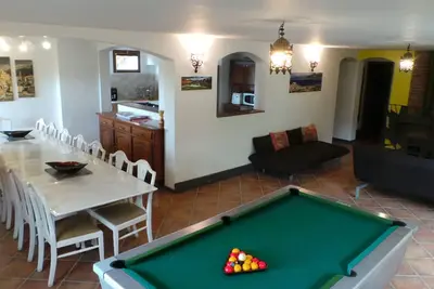 Image de Offre groupe T3**** + 5 chambres--> 15 personnes / intérieur et Jardin privatifs