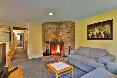 Image de Ski You Later, Alligator Condo with Mountain Views on Shuttle Route