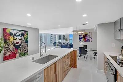 Image de The Queen B! (2 bedroom condo)