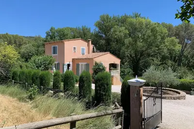 Image de Superbe villa avec piscine chauffée à Villecroze