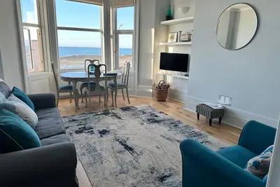 Image de Newly Refurbished - Margate Sunset Retreat - Direct Sea Views