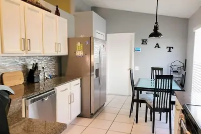 Image de 2 Br/ 1 Ba Single Family Home In The Heart Of Riverview! Near Many Tampa Attractions!