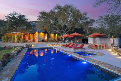 Image de Magnificent Estate, Vineyard Views, Pool and  Spa - Sonoma Valley Farm Stay