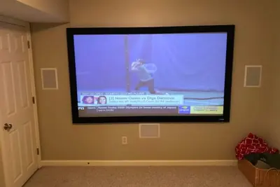 Image de Spacious Townhouse With Home Theater- Champaign