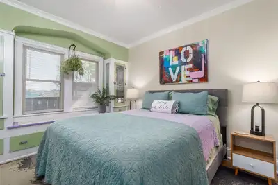 Image de Tremont - Bright 2br apt-Pet Friendly, Conv. to Stadiums, Clinic, Museums & More