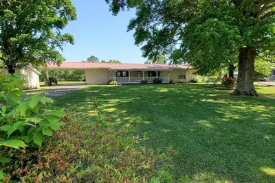 Image de Weiss Lake Site-Built Home on Seasonal Water with Boat Ramp and Private Dock