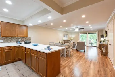 Image de Walk-In ~ Recliners ~ Central Location ~ 2 Pools ~ Free Tickets Included! (Fhf-11)