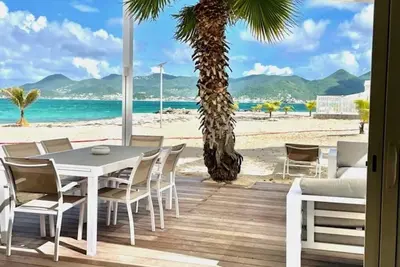 Image de Beach front fabulous new all renovated unit 3 bedrooms 3 Baths, pools see view
