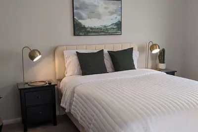 Image de Pool/ComfyKingBedDownstairs/3bdrm/NearEntertainment/Restaurants/FullyStockd/Safe