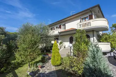 Residenza Tirrenia By MMega