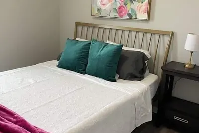 Image de The Irene - Entire 2 Bedroom Apt in Quilt Town, Usa