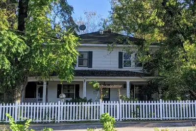 Image de 120 year old historic 2 story home close to the Buffalo national river
