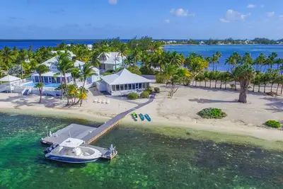 Image de Peace & Kai It: Waterfront Beach House on Bio Bay w/Free Kayaks + Sun Deck!
