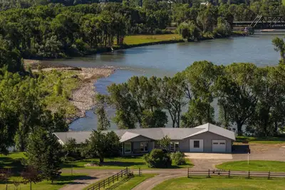 Image de Clifftop Lookout on the Yellowstone - Stunning Views of the Yellowstone River