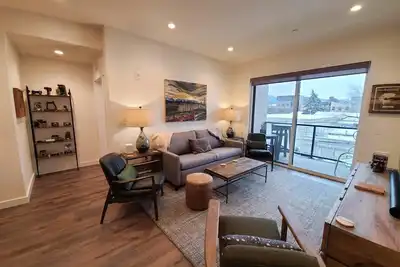 Image de High West - Brand New Condo in Downtown Bozeman With a 30 Night Minimum