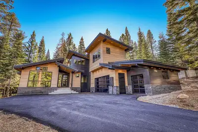 Modern Schaffer's Mill Home Minutes From Northstar & Downtown