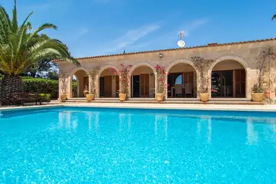 Image de Luxury hideaway with 100m² pool in a green oasis (summer and winter)