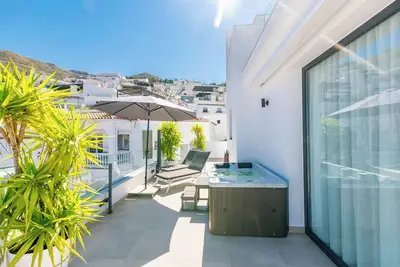 Image de Appartement de luxe à Cómpeta avec vue sur la montagne, jardin et Wi-Fi