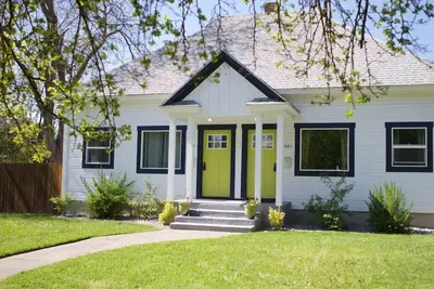Image de Schoolhouse Extended Stay · Extended Stay Rental