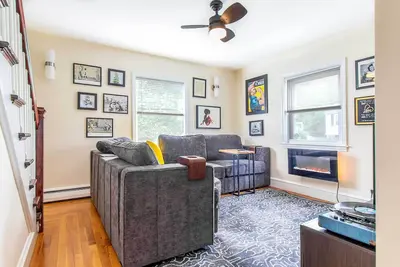 Image de Pet-Friendly Cranston Home w/ Fire Pit & Bbq!