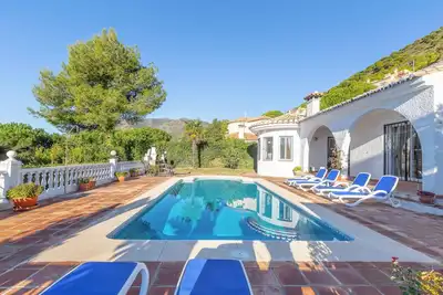 Image de Villa « Casa Pepe » avec vue sur la mer, piscine privée, jardin, climatisation et Wi-Fi