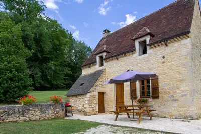 Image de Maison isolée près de Sarlat, idéale pour la détente en famille
