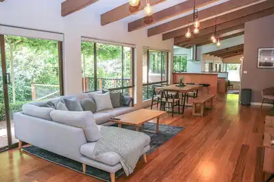 Image de Haus on Houghs : Space and style in Bright