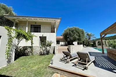 Image de Villa de charme à 5 min à pied de Bonifacio, piscine à débordement, 8 pers
