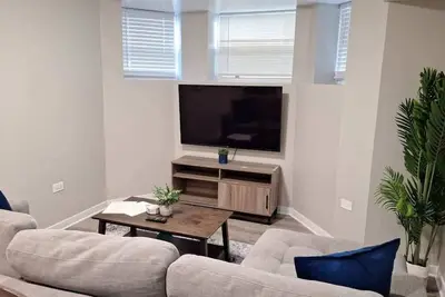 Image de Spacious & Elegant 2-Bedroom Apt