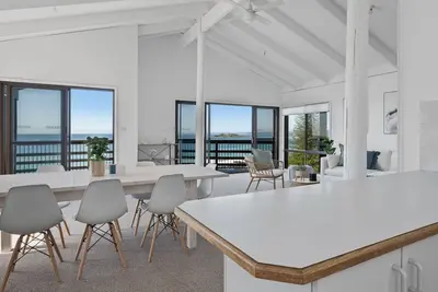 Image de Salt Life Manyana - Beachfront!