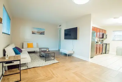 Image de 🔥Steps 2 Beach❤️ | Sleeps 4 & Nearby Go-Kart
