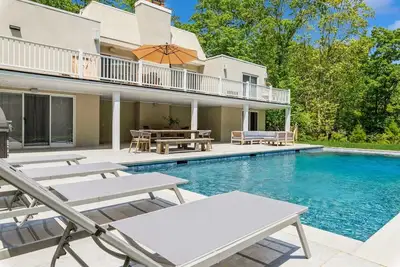 Contemporary Hamptons Getaway