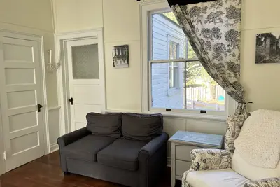 Image de Historic DRs Cottage frm 1864 w charm of modern getaway Travel Rn\/Corp contract