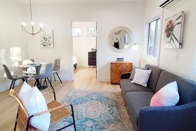 Image de Private, Quiet, Large Pines and Oaks in Flagstaff