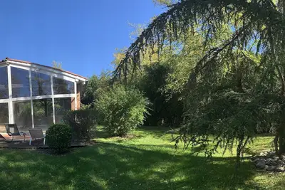 Image de Vaste maison avec  piscine chauffée intérieure proche de Toulouse