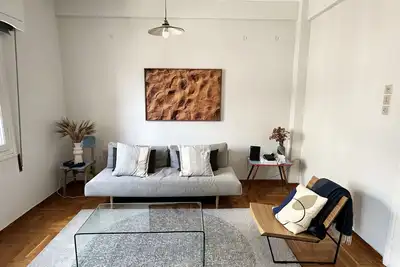 Image de Sunny central apartment next to Metro station