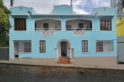 Image de 5 min walk to a beautiful beach and a big shady park! 25min walk to Old San Juan