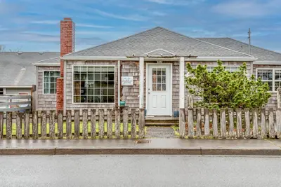 Image de Perfect Beach Cottage, Friendly, Walk to Beach and Seaside Promenade