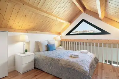 Image de Lovely Duplex Flat by HostWise