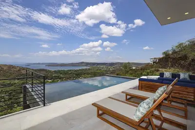 Image de Luxury 4 Bedroom Oceanview Villa w/breathtaking views : Gated Resort Community!