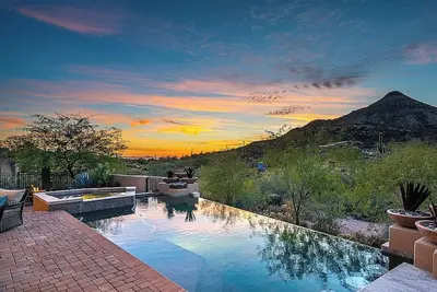 Image de 5 Star Infinity Pool Saguaro Mountain Desert House