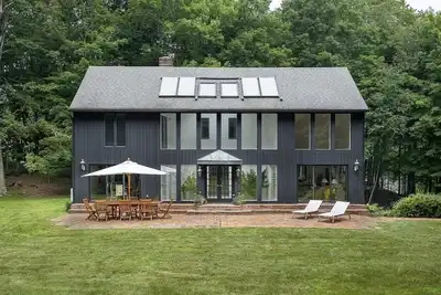 Image de Stunning Light-Filled Contemporary Home on 7 Acres